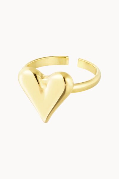 Złoty pierścionek w kształcie serca